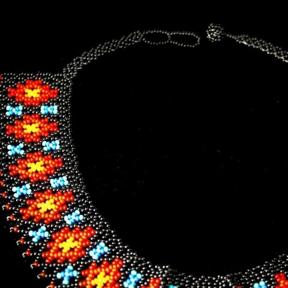 New handmade okama beaded necklace medium red blue black - Picture 4 of 4